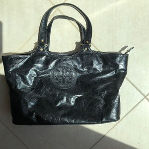 Tory Burch Black leather purse!!